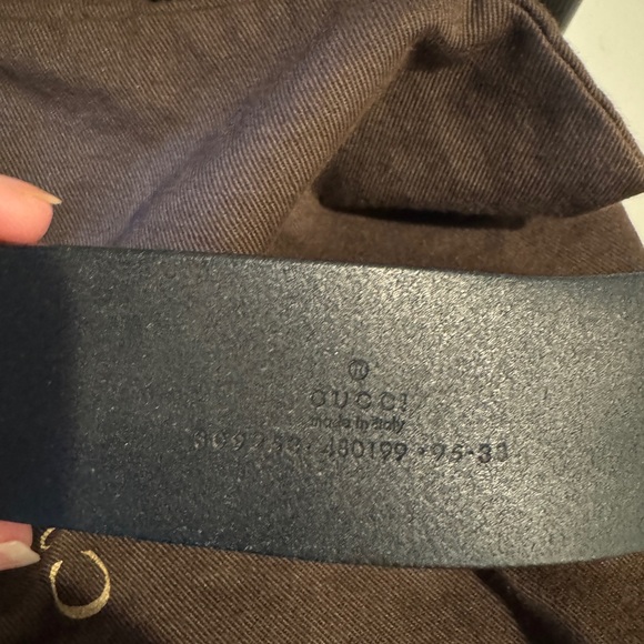 Authentic Gucci belt with studded buckle size 95 or 38 in - Picture 3 of 6